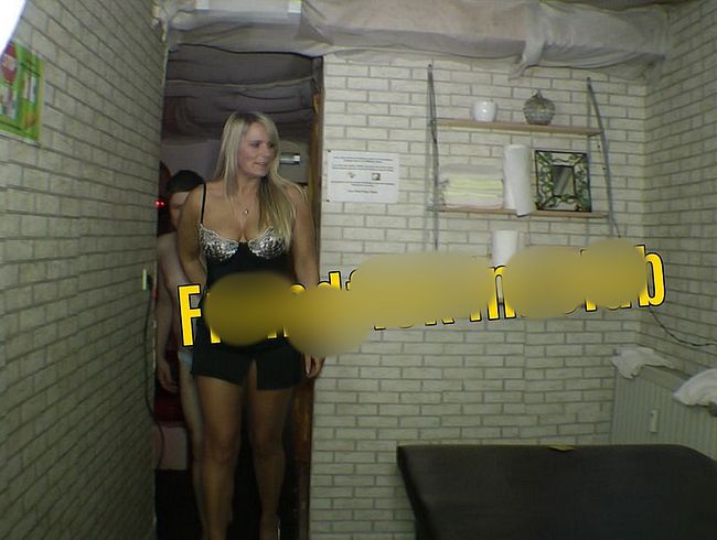 Fremdfi** im Club - lec*en, bla*en, fi**en