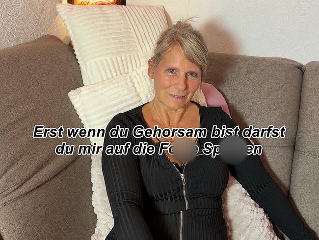 SweetSusiNRW's Porno Video: Erst wenn du Gehorsam bist darfst du mir auf die fo**e spri**en