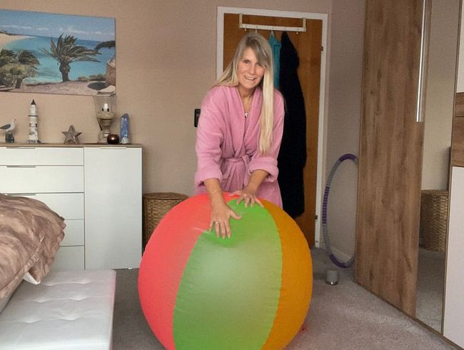 SweetSusiNRW Porno Video: Der Strand Ballon