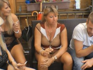 SweetSusiNRW Porno Video: Die pi** Party - pi**e statt Limonade